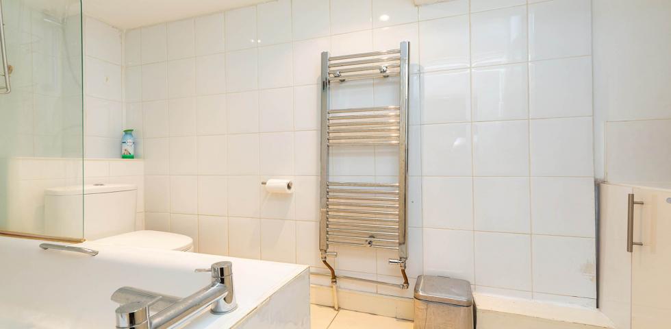 			2 Bedroom, 1 bath, 1 reception Flat			 Acol Road, WEST HAMPSTEAD